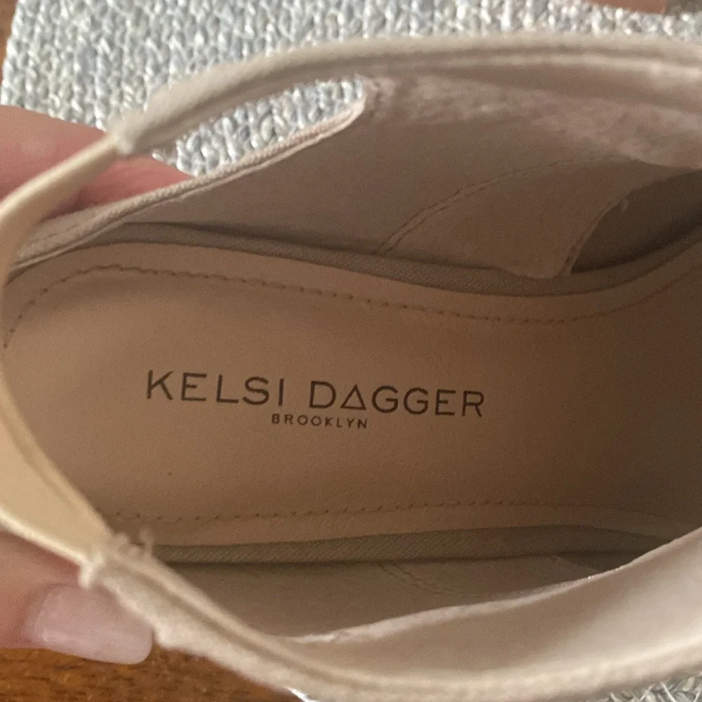 KELSI DAGGER, Brooklyn. tan sandals, size 6 1/2 - Picture 3 of 5